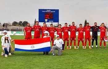 Integrantes del equipo de Regional Paraguarí, que obtuvo la Copa San Isidro de Curuguaty bajo la orientación técnica de Juan Arce, hermano de Francisco "Chiqui" Arce.