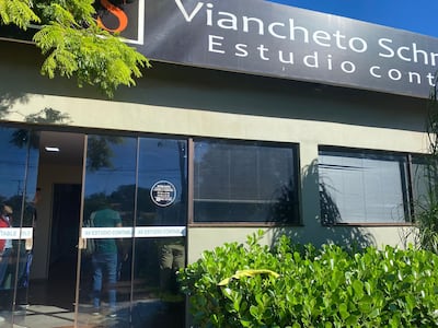 Fachada del estudio contable allanado durante el operativo fiscal en Canindeyú.