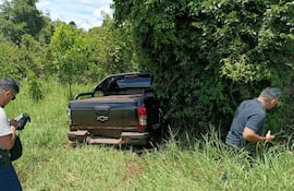La camioneta de la marca Chevrolet, donde presumiblemente se produjo el crimen del exdirector de la Dinac, Félix Kanazawa.