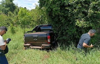 La camioneta de la marca Chevrolet, donde presumiblemente se produjo el crimen del exdirector de la Dinac, Félix Kanazawa.