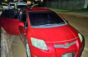 Los agentes de la Guardia Municipal capturaron infraganti a los supuestos robacoches.