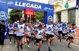 Catedral Running registró más de 1.000 participantes, quienes dieron color e hicieron vibrar el centro histórico de la capital.