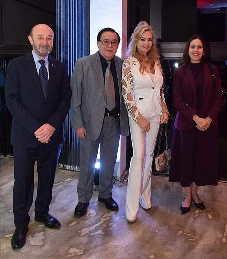 Giuseppe Orlando, Luis Evaly, Nanina Galluppi de Evaly y Gisella Di Modica.