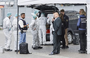 Parte de la escena posterior al ataque con cuchillo en Mannheim, Alemania.