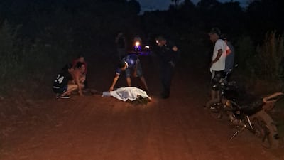 Disparó y apuñaló a su vecino tras discusión luego de una partida de naipes en Itapúa Poty.