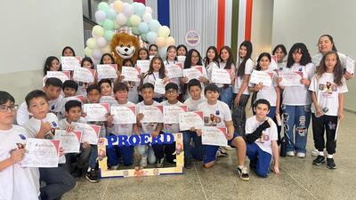Alumnos del 5° grado de escuelas de Pedro Juan y Cerro Corá, recibieron sus certificados.