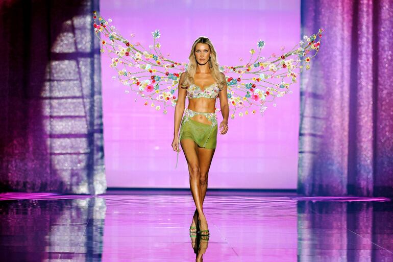 Bella Hadid abrió el Victoria's Secret Fashion Show 2026.