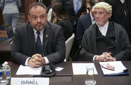 LA HAYA, 12/01/2024.- El Equipo legal de Israel defiende ante la Corte Internacional de Justicia (CIJ) las acusaciones sudafricanas este viernes en La Haya, Países Bajos. El equipo legal israelí ante la Corte Internacional de Justicia (CIJ) responderá este viernes a las acusaciones hechas por Sudáfrica, que argumentó que Tel Aviv mantiene un patrón de conducta genocida como política estatal y exigió el fin de las operaciones militares en Gaza, afirmaciones que Israel ya tildó de falsas e infundadas. EFE/ Imane Rachidi