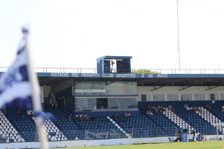 Estadio Río Parapití del Club 2 de Mayo.