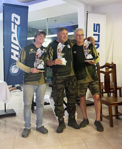 Team conformado por Antonio Pérez (i), Lidio Mendieta y Horacio Fernández, los campeones, del Club Deportivo Amigos de Pesca.