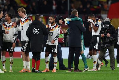 Los jugadores de Alemania celebran el triunfo por goleada (6-0) sober Eslovaquia y la clasificación al Mundial FIFA 2026.
