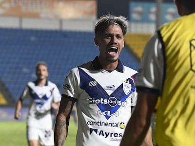 Elvio Vera, futbolista de Sportivo Ameliano, celebra un gol en el partido ante Sportivo Luqueño por la cuarta fecha del torneo Apertura 2026 de la Primera División de Paraguay en el estadio Erico Galeano, en Capiatá, Paraguay.