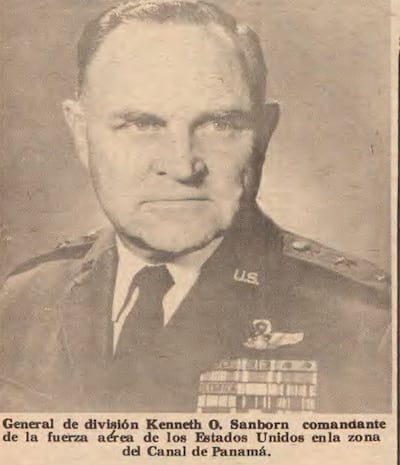 General de Div. Kenneth O. Sanborn, comandante de la Fuerza Aérea de los Estados Unidos en la zona del Canal de Panamá, visitó Paraguay en 1968.
