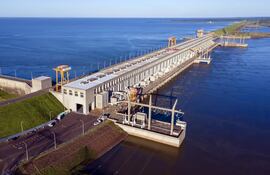 La Entidad Binacional Yacyretá, creada mediante el tratado firmado el 3 de diciembre de 1973 entre Paraguay y Argentina, tiene como principal objetivo el aprovechamiento de los recursos hídricos del río Paraná.