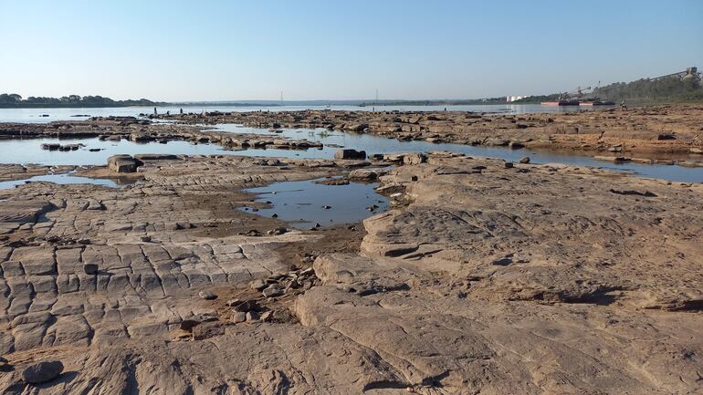 En la zona de Villeta el nivel del río amaneció 0,61 metros. Su nivel récord histórico se regsitro en 1969 cuando llegó a -0,60.