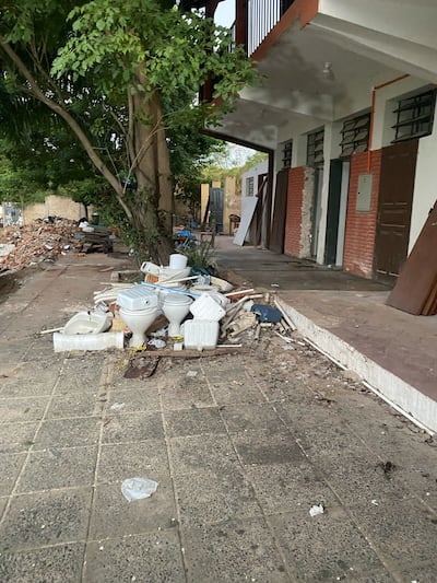 Colegio Nacional de Lambaré sigue sin baños y denuncian ola de inseguridad