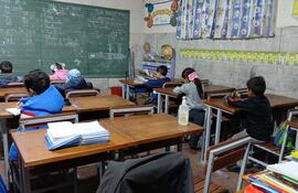 Así están las aulas en la escuela Sotero Colmán de Asunción.