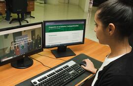 El Programa Nacional de Becas “Carlos Antonio López”pone a disposición las Guías de Bases y Condiciones para 200 becas.