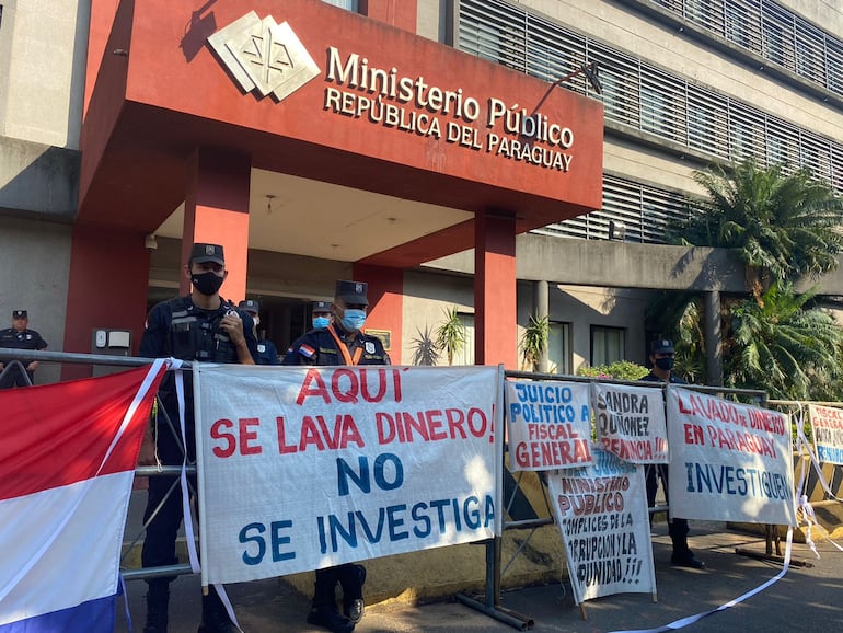 Foto de archivo de las protestas ciudadanas contra la fiscal general. 