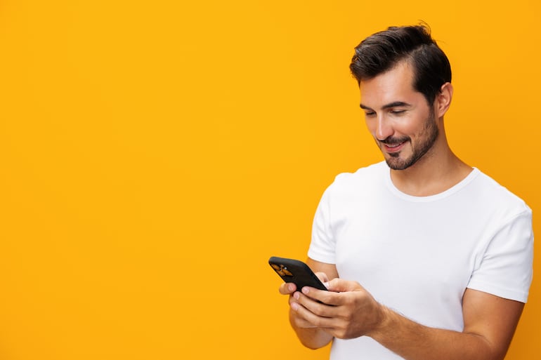 Por qué abrimos el celular sin motivo e igual no podemos parar.
