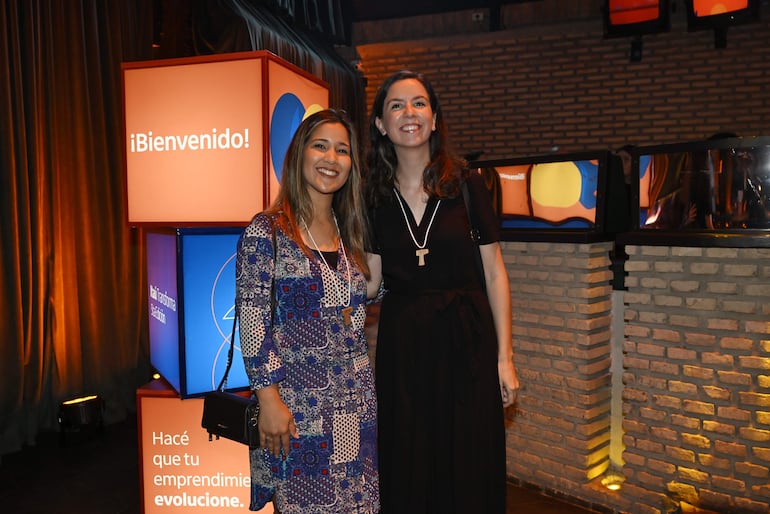 Ana Chávez y Fátima Ramírez.