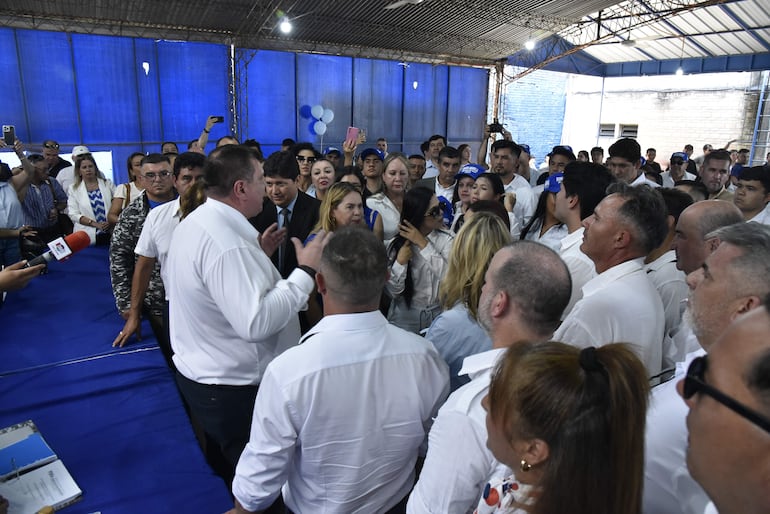 Dionisio Amarilla y su equipo. 