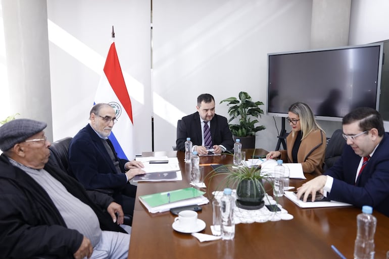 La ministra Mónica Recalde acompañó la última reunión del Conasam junto a sus representantes por el sector trabajador, empleador y patronal