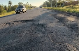 La ruta PY19 presenta un grave deterioro a lo largo de 78 km de extensión, entre Villa Oliva y Alberdi, en Ñeembucú, hasta Villeta, en Central.