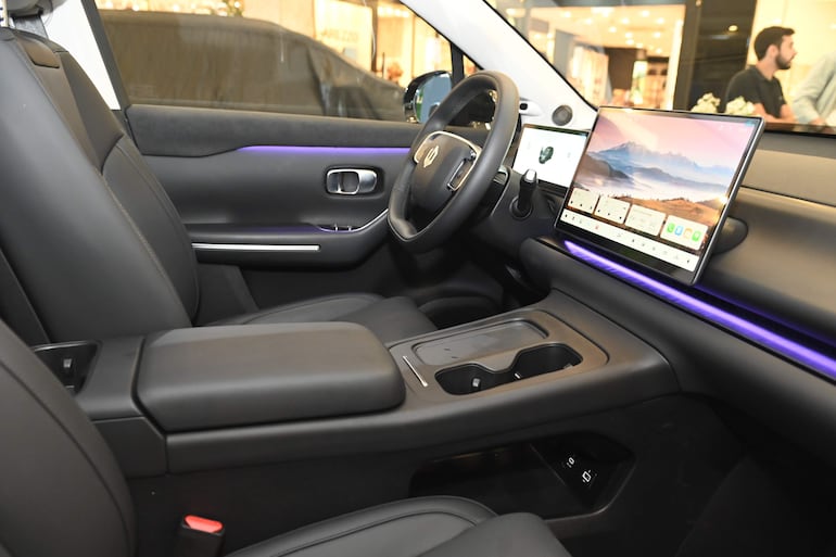 Entre sus tecnologías se destacan el frenado autónomo y el control de crucero adaptativo.