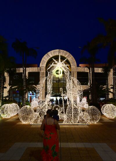 Deco: luces adornan la ciudad.