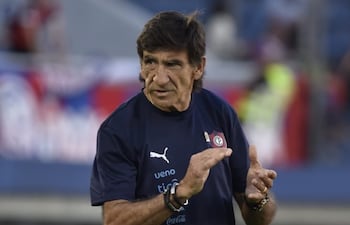 El entrenandor argentino de Cerro Porteño Gustavo Adolfo Costas Makeira (63 años).