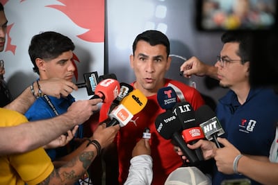 El lateral izquierdo de Paraguay, Junior Alonso habla ante los medios, en la antesala al decisivo duelo ante Australia por la tercera ronda del Grupo D.