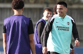 El volante paraguayo, Diego Alexander Gómez Amarilla (22 años) en plena sesión del Brighton & Hove Albion.