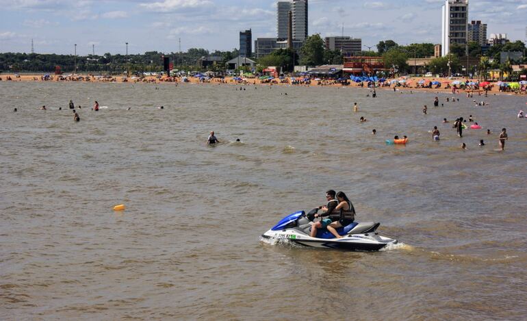 Playa San José de Encarnación en Navidad 2024.