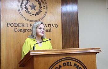 Lilian Samaniego, líder de la bancada colorada "Independiente" en la Cámara de Senadores.