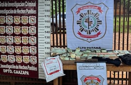 Las evidencias incautadas en la vivienda ubicada en el kilómetro 10 Acaray de Ciudad del Este.