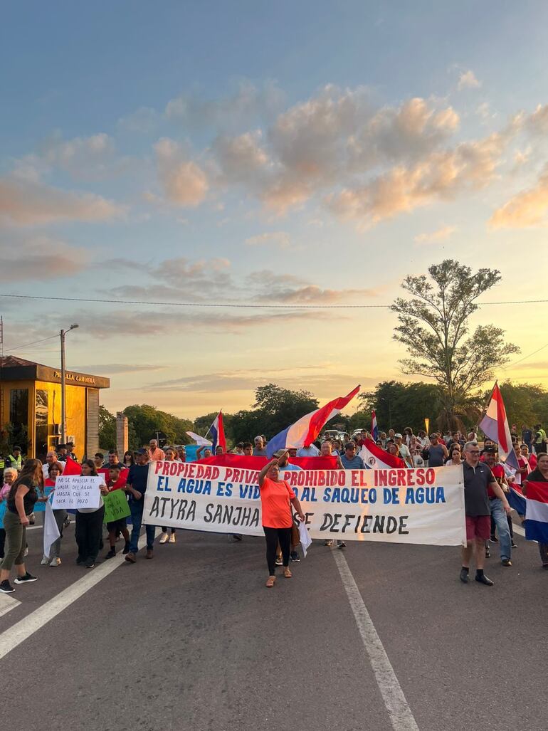 Pobladores de varias ciudades de Cordillera peregrinaron en defensa del agua.