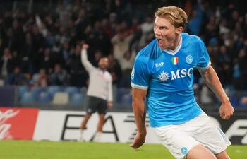 Rasmus Hojlund marcó el gol del triunfo del Nápoles.