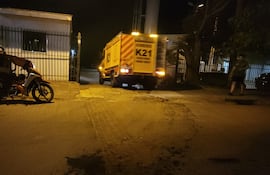 Bomberos de Luque actuaron en incendio dentro de lavandería y parte de la cocina del Hospital General de Luque. (gentileza).