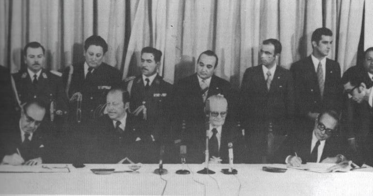 Acto de Constitución de la Itaipú Binacional el 17 de mayo de 1974.