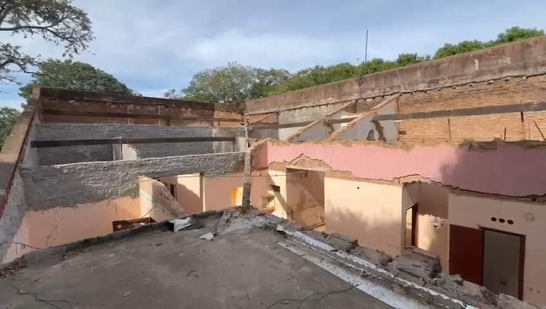 Concejales de Guairá inspeccionaron la obra del Centro de Salud de San Salvador, cuestionando su paralización.