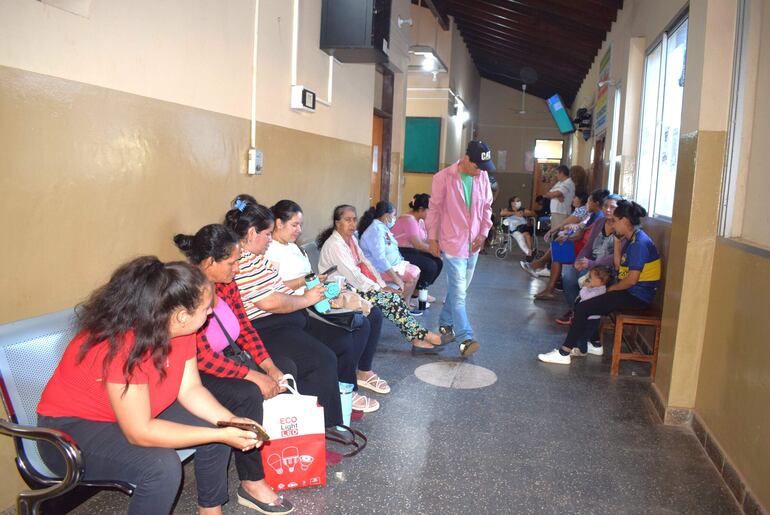 Si los pacientes no consiguen medicamentos o no hay insumos para análisis, deben recurrir al Hospital Regional.