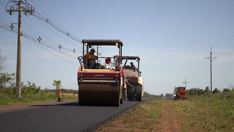 Obra de rehabilitación de la ruta Graneros del Sur, en Carmen del Paraná, Itapúa.