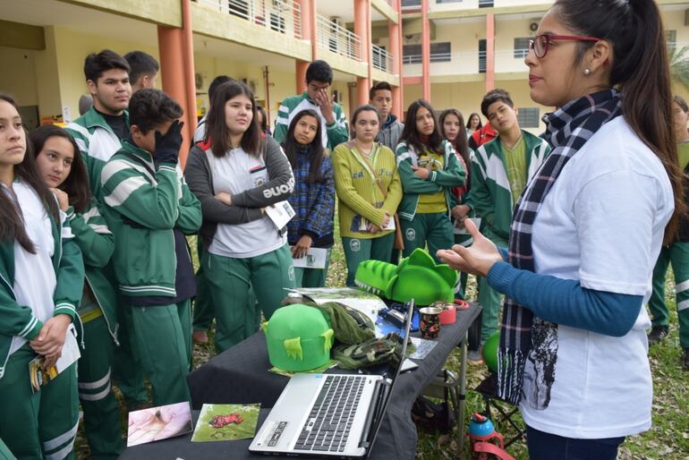 Unos 3.000 estudiantes de nivel medio participan cada año de la Semana de la Ciencia de la FaCen.