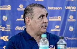 Pedro Alcides Sarabia (50 años) dejó la conducción técnica del Sportivo Luqueño.