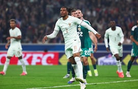 Michael Akpovie Olise (24 años), figura goleadora de Francia.
