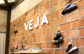 Veja son sneakers elaborados con materiales ecológicos.