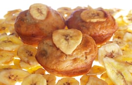 Tortitas proteicas de banana y huevo.