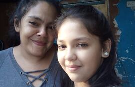 Liz  Matilde Troche Giménez (32) y Antonella Ayelén Oviedo Troche (10) madre e hija están desaparecidas desde el 19 de julio del 2023 y la fiscalía ordenó su búsqueda.