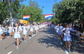 El Colegio Privado María Auxialiadora se lució durante el desfile estudiantil.